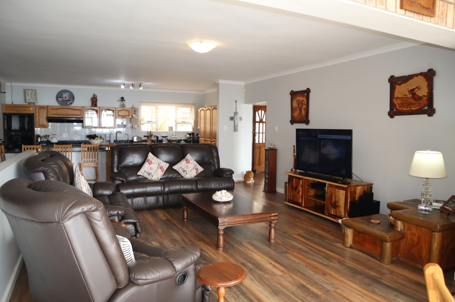 3 Bedroom Property for Sale in Wavecrest Eastern Cape